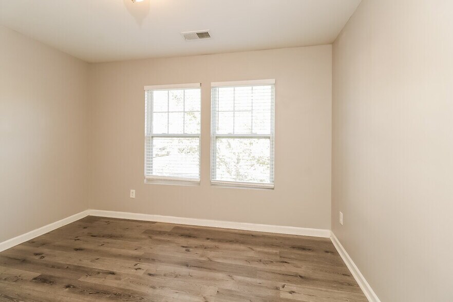 Building Photo - 7211 Waldon Park Lane