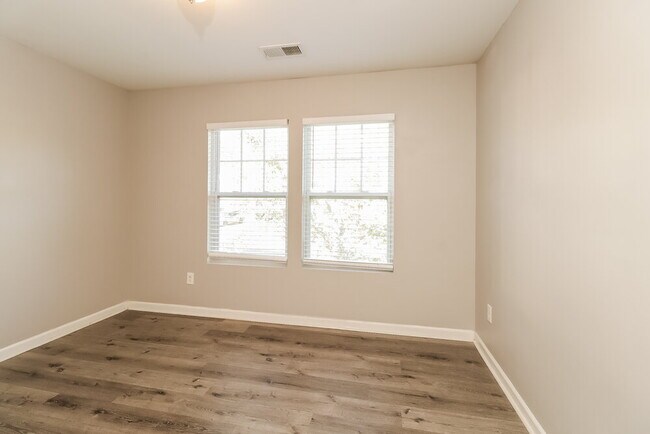 Building Photo - 7211 Waldon Park Lane