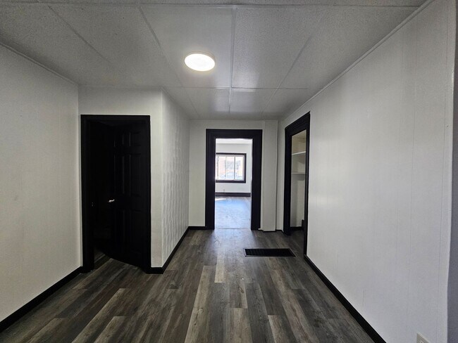 Building Photo - Fully Updated 4-bedroom 2 bath house for rent!