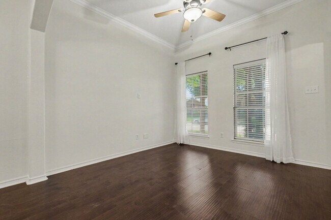 Building Photo - 1707 Briarhollow Dr