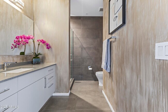 Building Photo - 7180 E Kierland Blvd