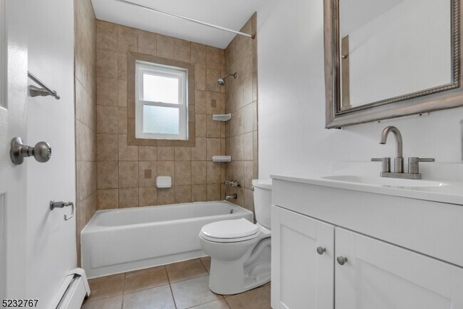 Building Photo - 514 Andria Ave