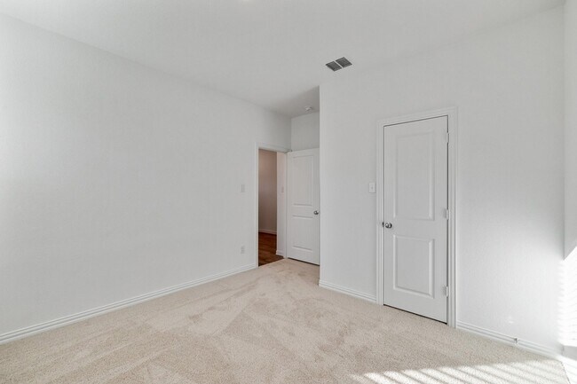 Building Photo - 3213 Layla Creek Dr