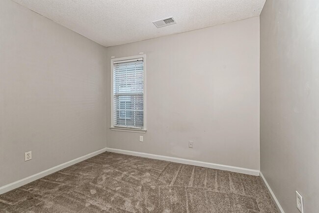 Building Photo - 6967 Parkbrook Ln