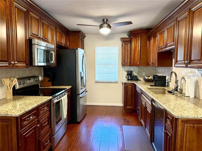 Building Photo - 6905 Lake Pl Ct