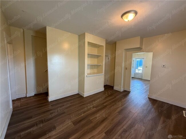 Building Photo - 1835 Hillsdale Ave