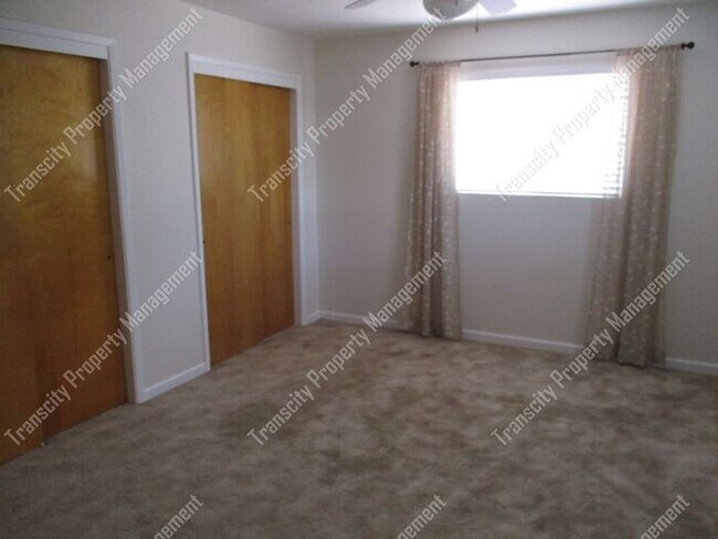 Building Photo - 55-Plus Community Dreamland Villa Retirement