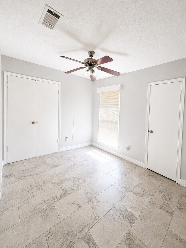 Building Photo - 2022 Crosscoach Ln