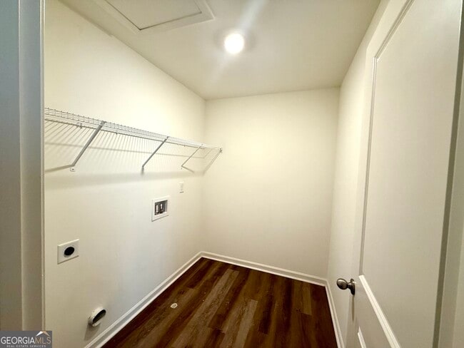 Building Photo - 119 Pond Ct