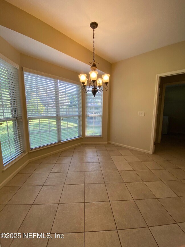 Building Photo - 1884 Plantation Oaks Dr