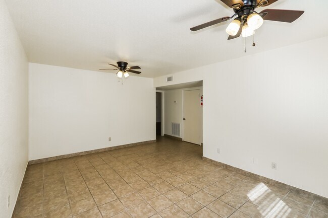 Building Photo - 3003 Falk Ct