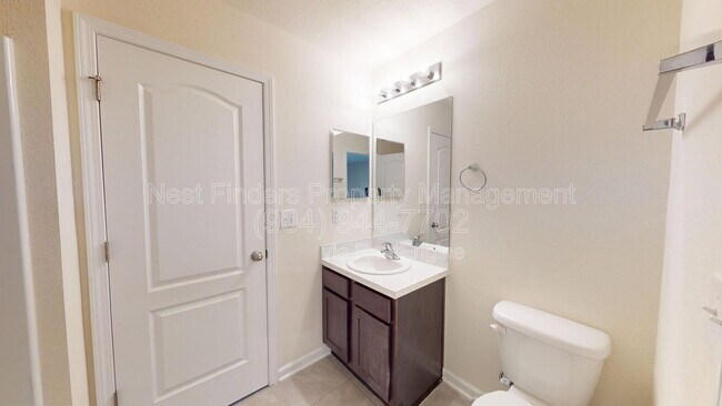 Building Photo - 373 Aralia Ln