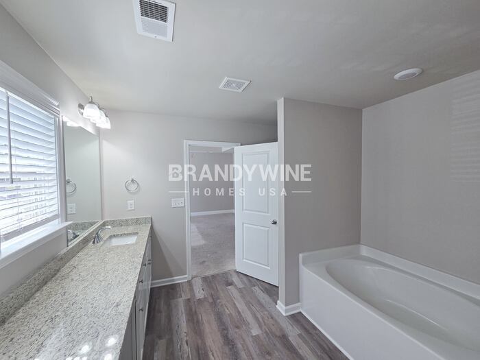 Building Photo - 1116 E Shoreview Rd