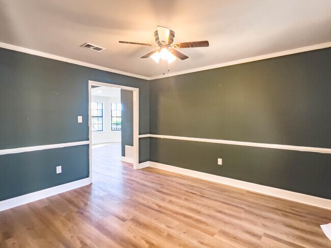 Building Photo - 4196 Hedgerow Ln