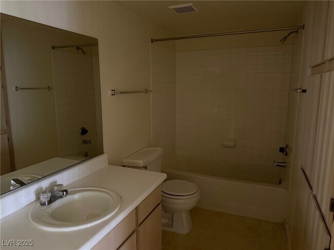 Building Photo - 8101 W Flamingo Rd