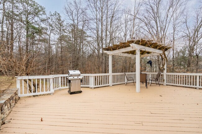 Building Photo - 350 Park Creek Ridge