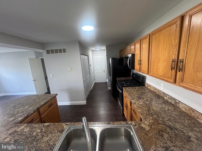 Building Photo - 136 Redden Ln