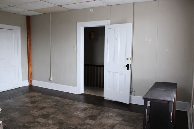 Building Photo - 975 Church St