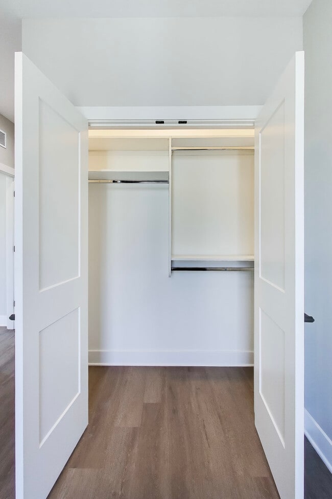 Building Photo - 5424 Old Orchard Rd