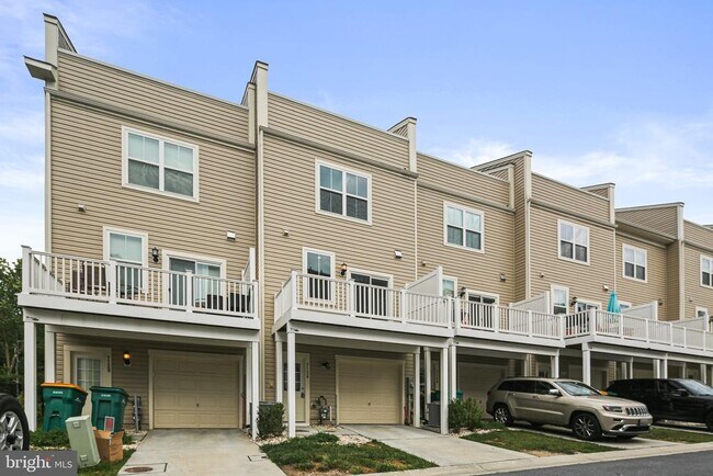 Building Photo - 7126 Tilbury Way