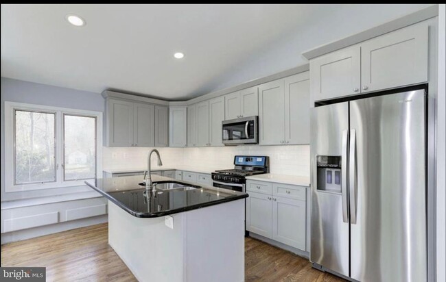 Building Photo - 8306 Rosette Ln