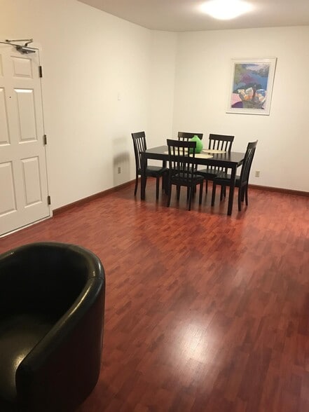 Building Photo - 1607 Glendon Ave