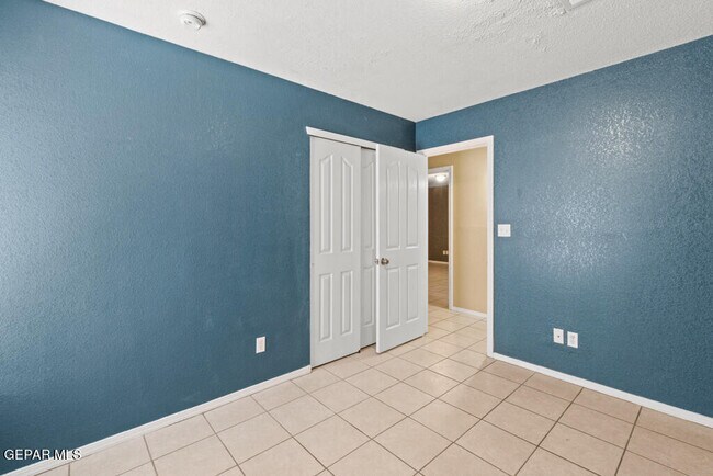 Building Photo - 14056 Tierra Venado Dr