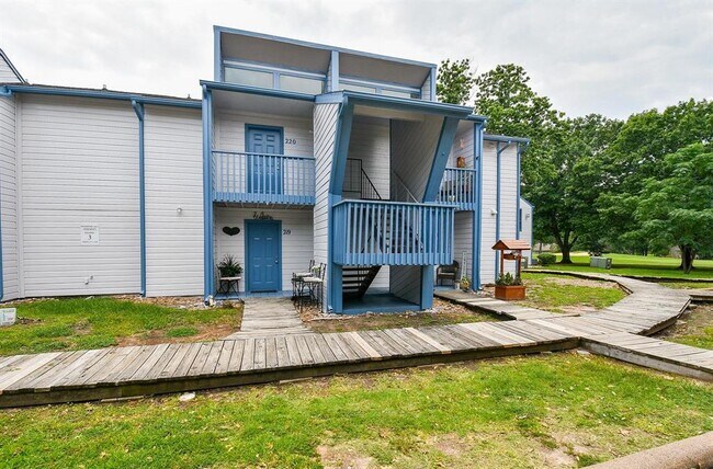 Building Photo - 13151 Walden Rd