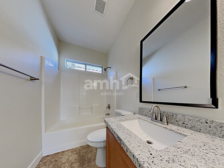 Building Photo - 8920 Cambridge Glen Ct