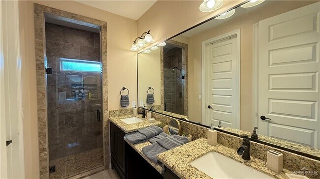 Building Photo - 10 Brightwood Ave