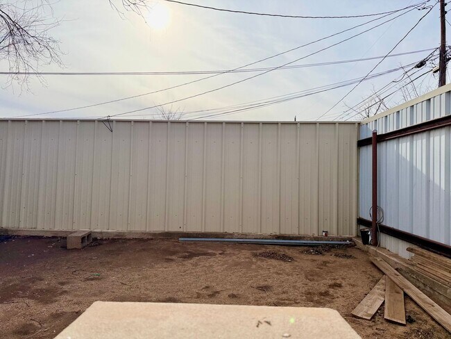 Building Photo - For Rent