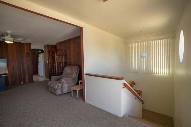 Living Room - 94-872 Lumiholoi St