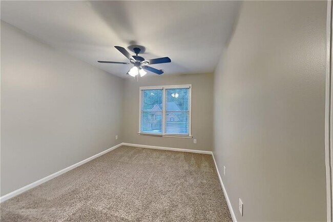 Building Photo - 3174 Vickery Dr NE
