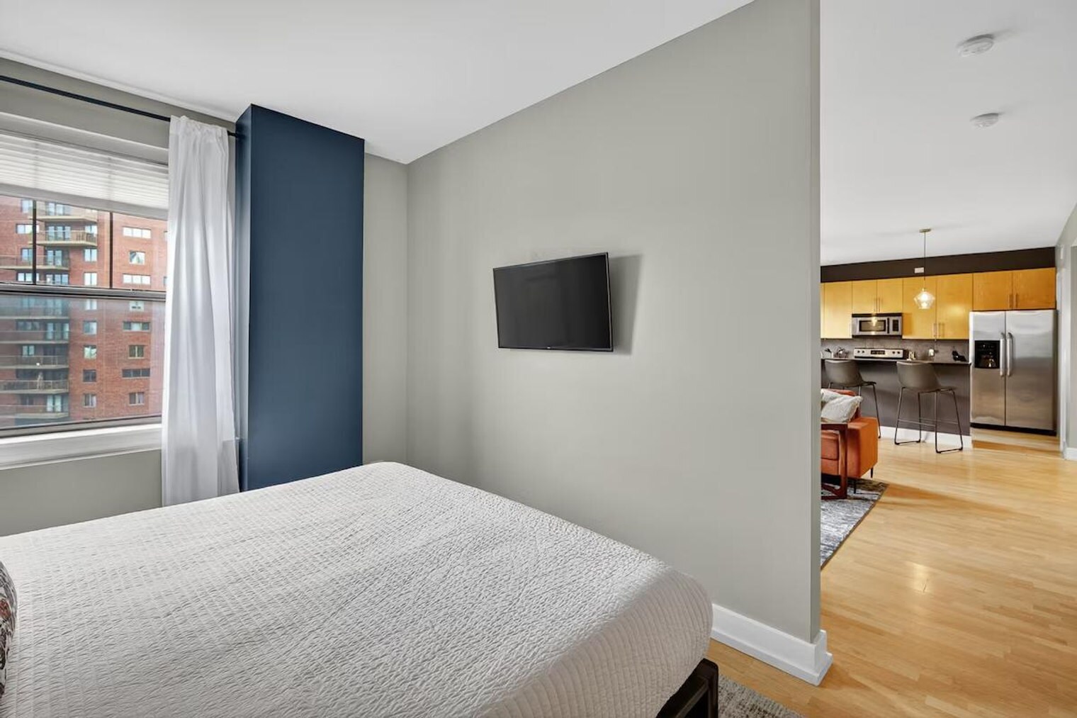 Building Photo - 400 Walnut St