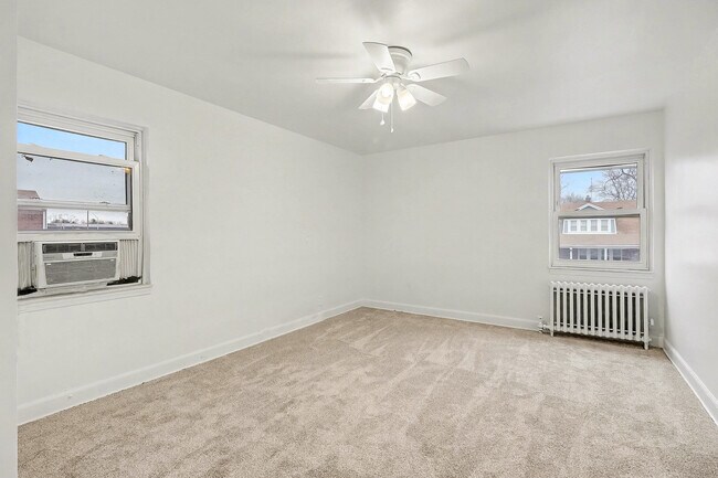 Building Photo - 5959 Newport St