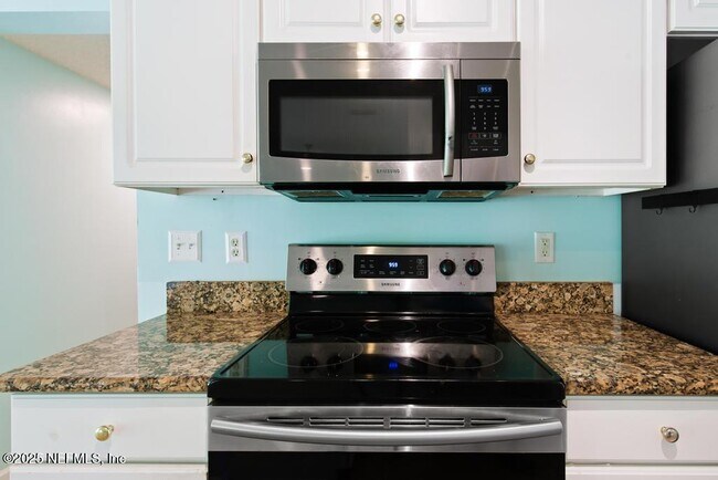 Building Photo - 13480 Gallant Fox Cir W