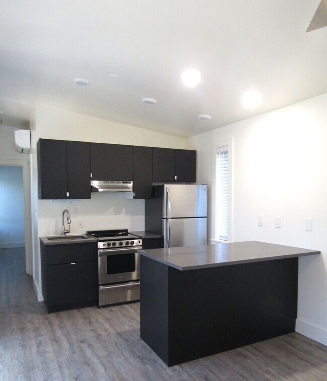 Building Photo - 6127 Old Redwood Hwy