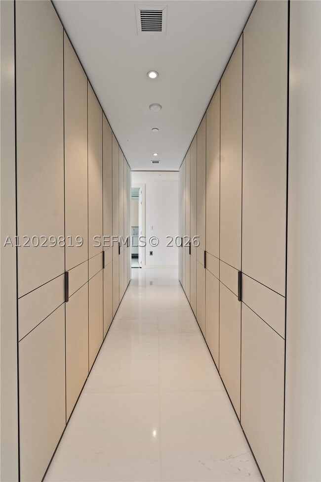 Building Photo - 300 Biscayne Blvd