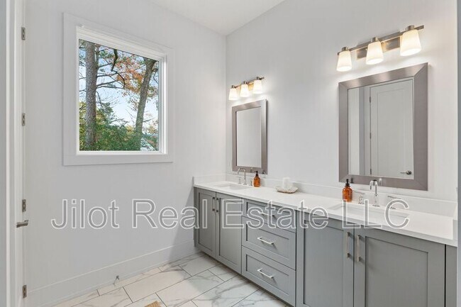 Building Photo - 1416 Silverleaf Trail