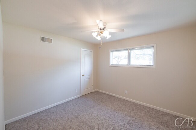 Building Photo - For  Lease