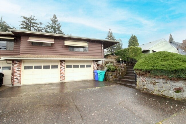 Building Photo - 230-230 SE 52nd Ave