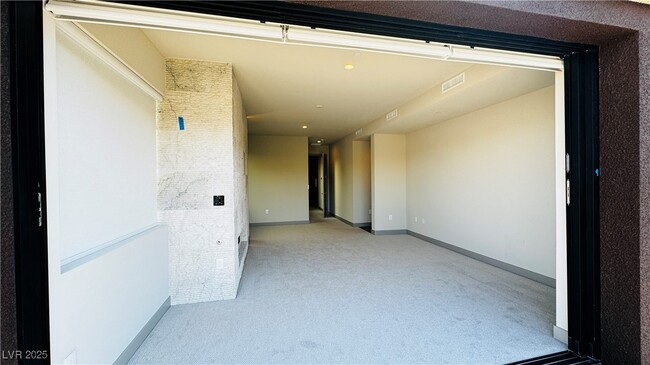 Building Photo - 26 Promenade Isle Ln