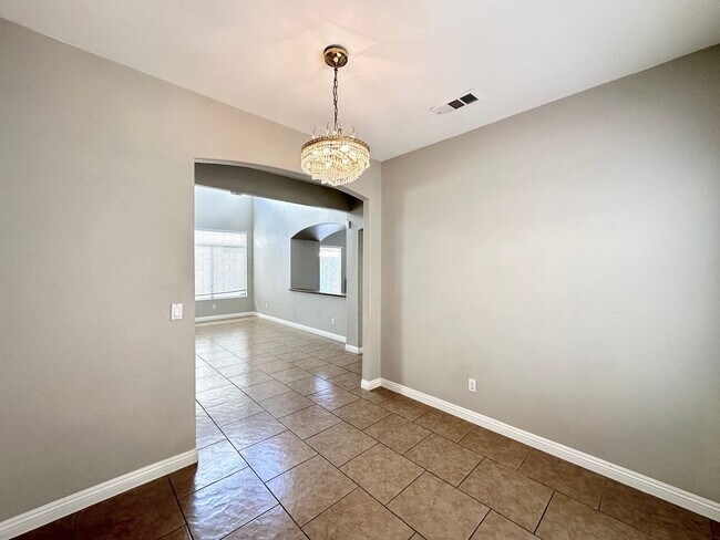 Building Photo - Buffalo Twain