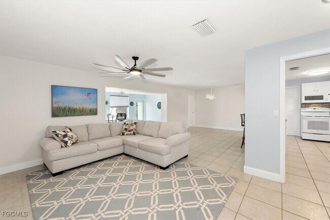 Building Photo - 1030 SE 43rd Terrace