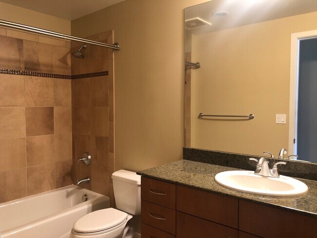 Building Photo - Two Bedroom Condo Available at The Peloton in Boulder