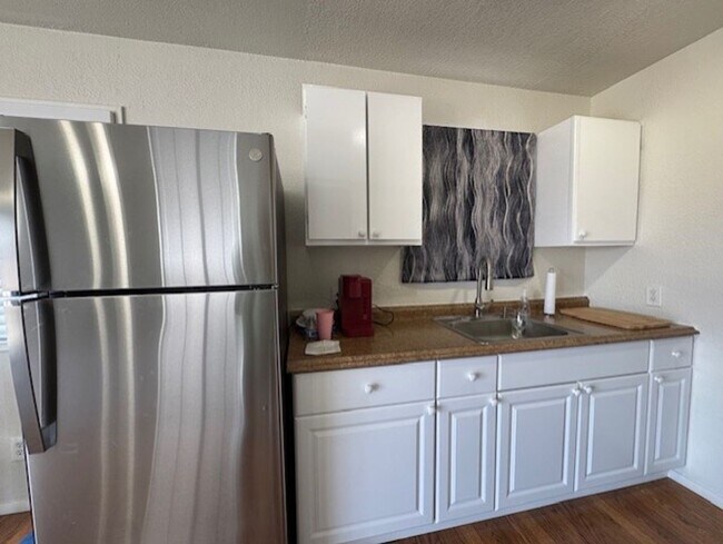 Building Photo - 4BR plus Bonus Room, 4 BA incls  Fully Furnished Casita, Garage, Colorado River!!