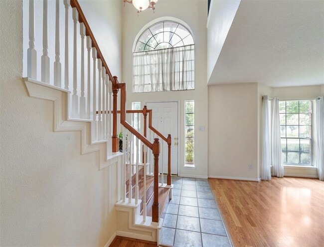 Building Photo - 25719 Bearborough Dr