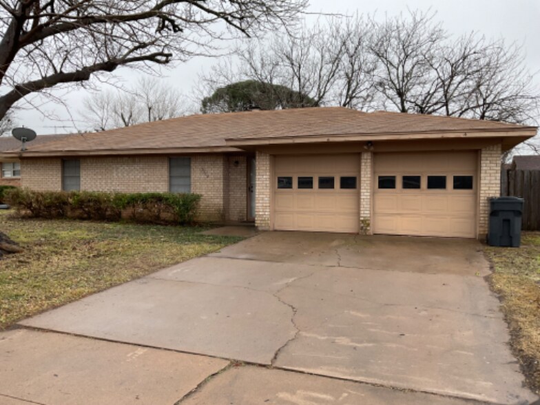 Building Photo - 5202 Wildwood Dr