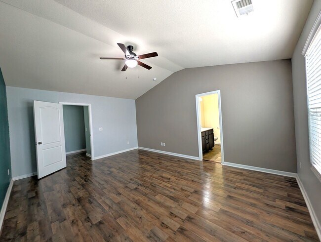 Building Photo - 9223 Avery Meadows Dr