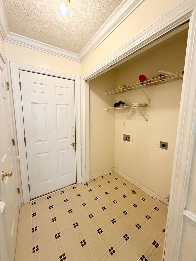Building Photo - 13 Box Turtle Ct